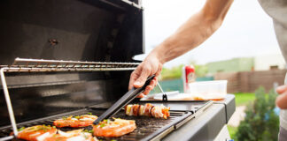 Jaki grill ogrodowy będzie najlepszy na rodzinne spotkania