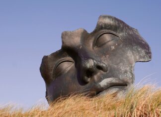 Jak rzeźbić w styropianie?