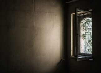 Dlaczego okno dachowe przecieka? Dlaczego okno dachowe przecieka?