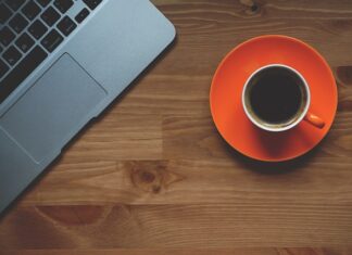 Jak zrobić stół ogrodowy z metalowymi nogami?