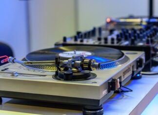 Co oznacza żółta kontrolka hamulca? Co oznacza żółta kontrolka hamulca?